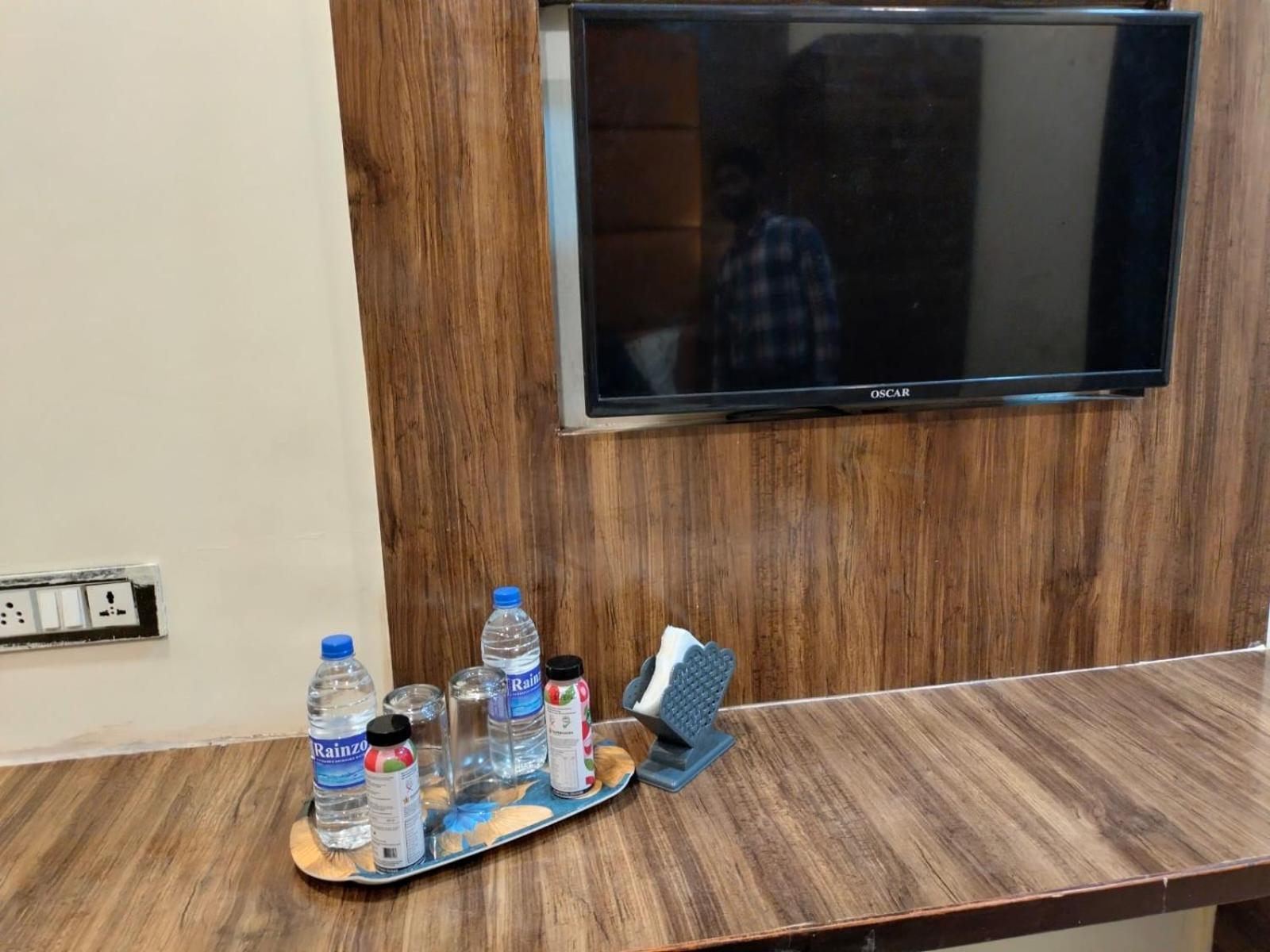 Hotel Blue Wellington - Near Mumbai Airport 외부 사진