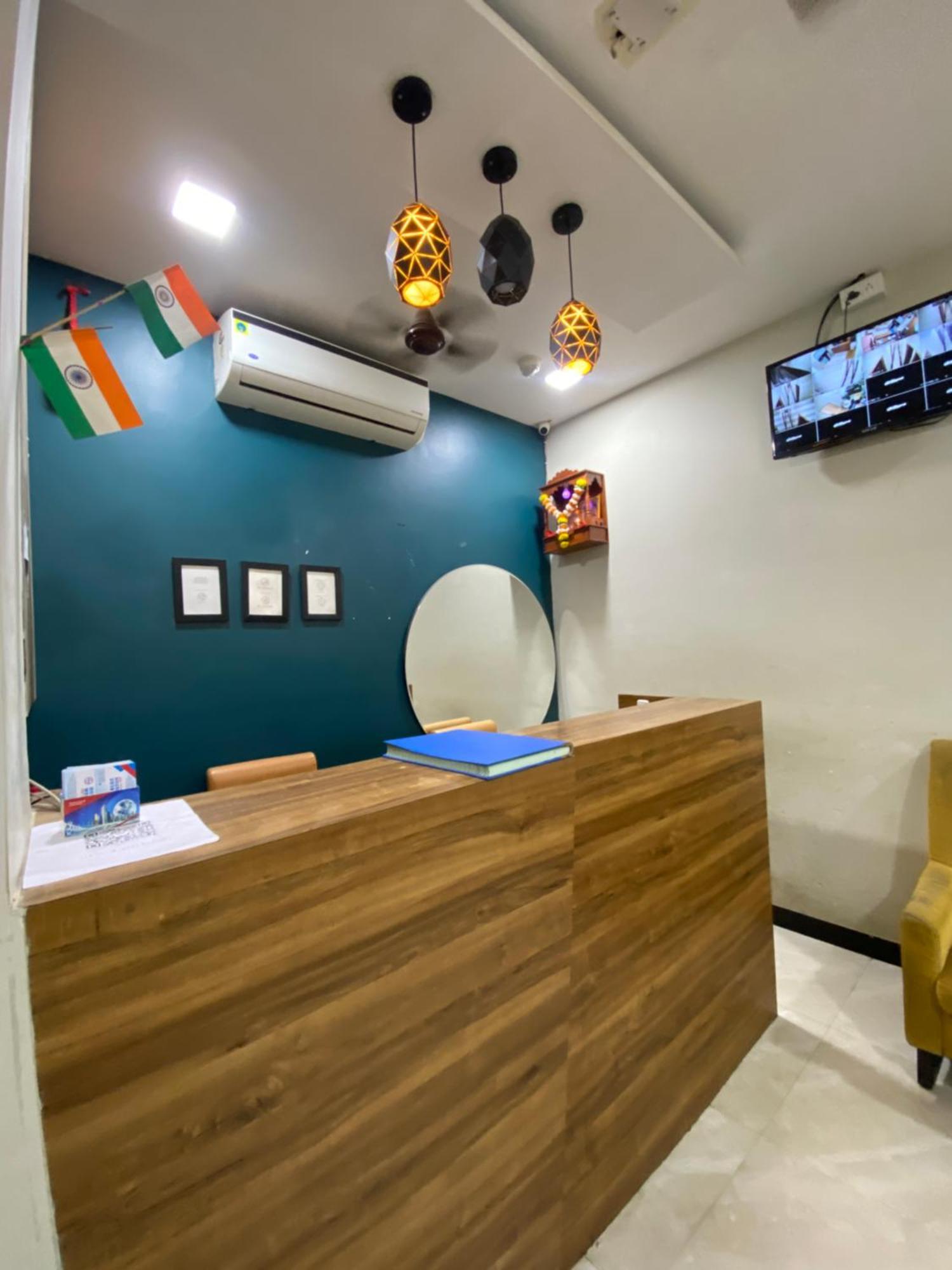 Hotel Blue Wellington - Near Mumbai Airport 외부 사진